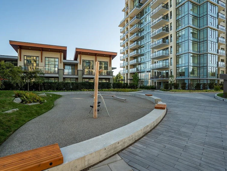 202-2707 Library Lane, North Vancouver, BC, V7J 0C6 - 35