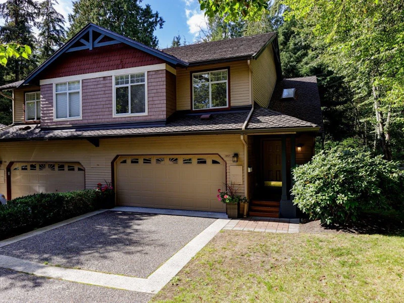 1057 Strathaven Drive, North Vancouver BC V7H 2L5