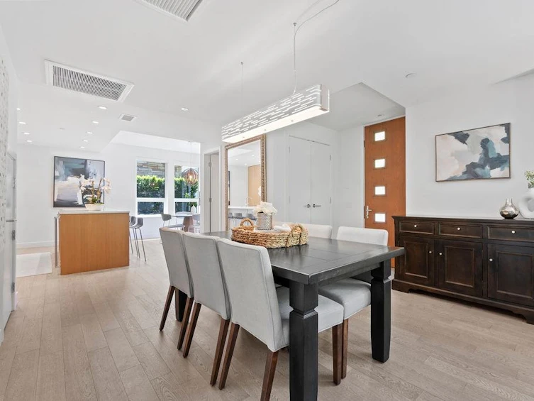 203-1055 Ridgewood Drive, North Vancouver, BC, V7R 0A6 - 9