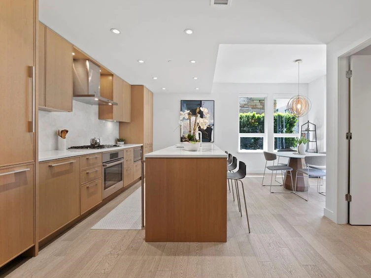 203-1055 Ridgewood Drive, North Vancouver, BC, V7R 0A6 - 16