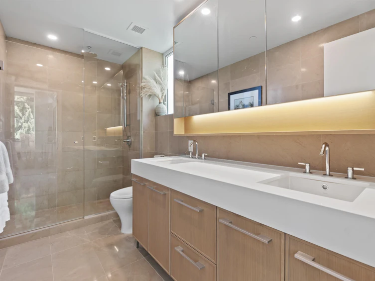203-1055 Ridgewood Drive, North Vancouver, BC, V7R 0A6 - 22