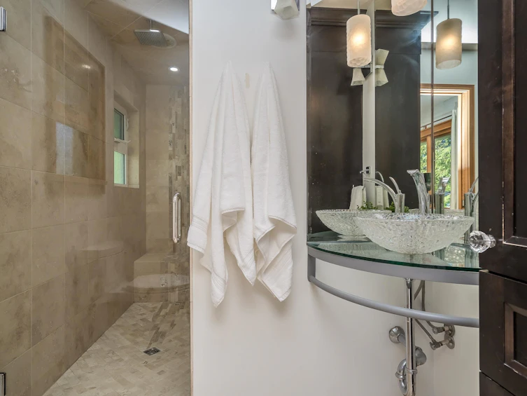 12715 18a Avenue, Surrey, BC, V4A 7R5 - 23