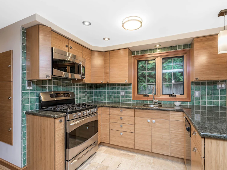 12715 18a Avenue, Surrey, BC, V4A 7R5 - 30