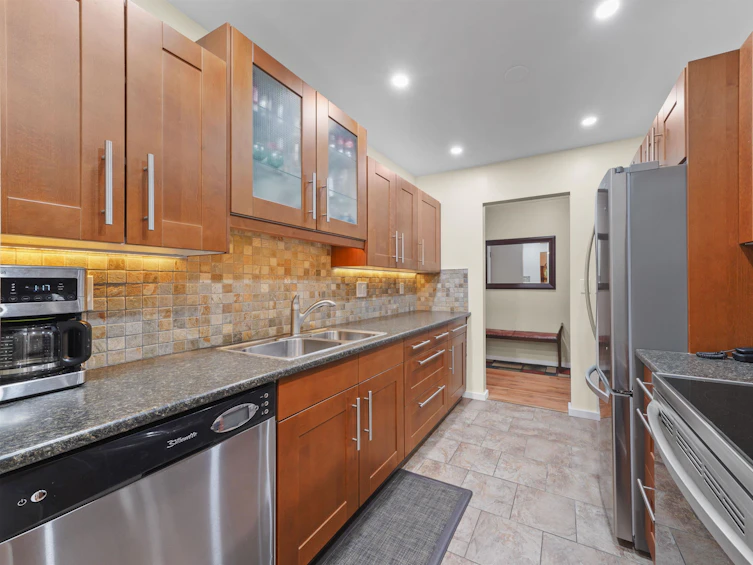 310-10631 No. 3 Road, Richmond, BC, V7A 4L8