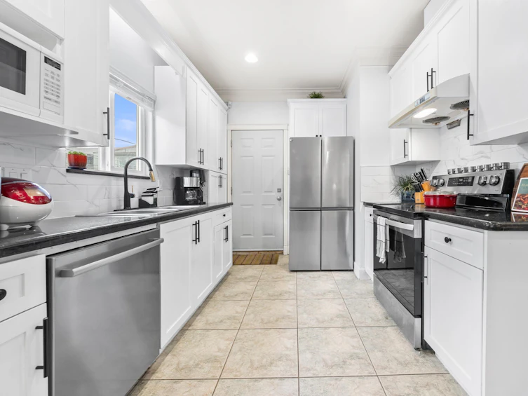 1430 E 8th Avenue, Vancouver, BC, V5N 1T4 - 14