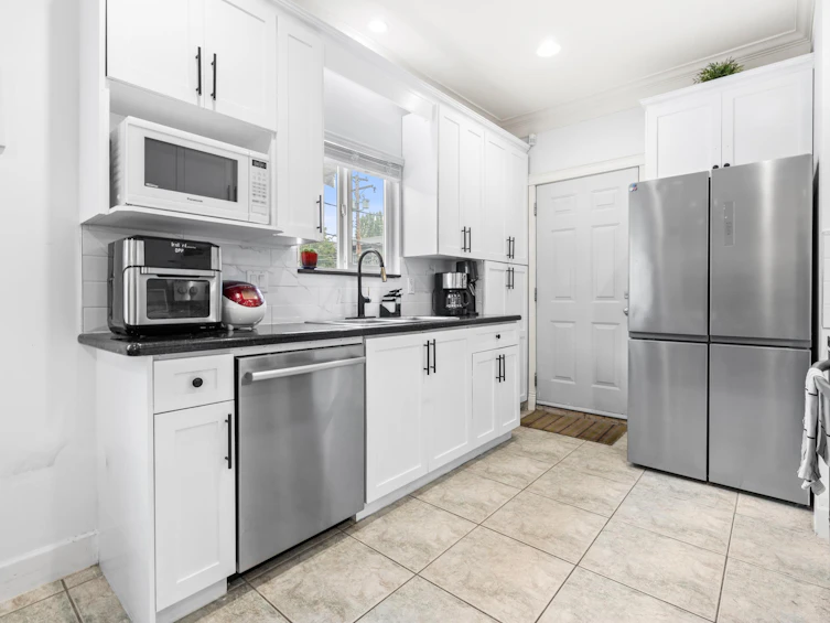 1430 E 8th Avenue, Vancouver, BC, V5N 1T4 - 16