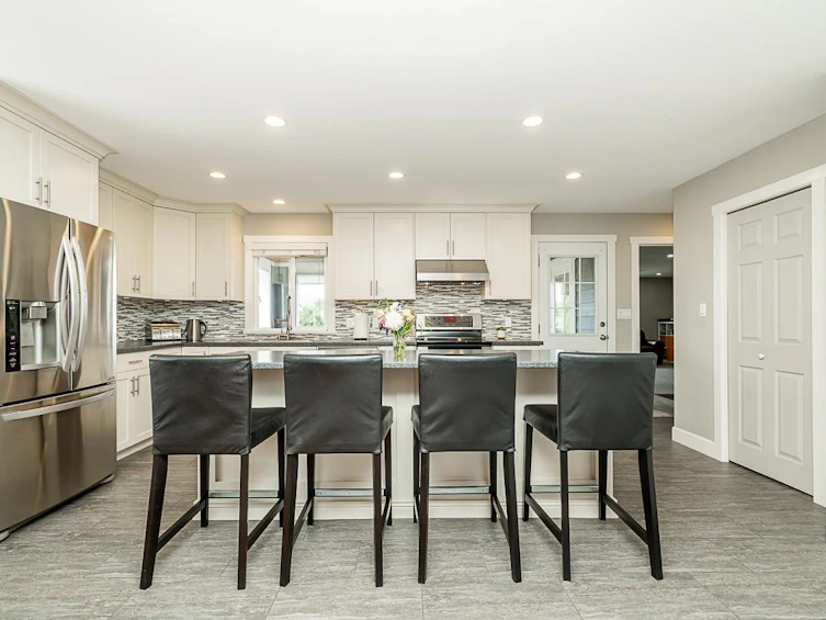 9115 Nowell Street, Chilliwack, BC, V2P 4W4 - 9