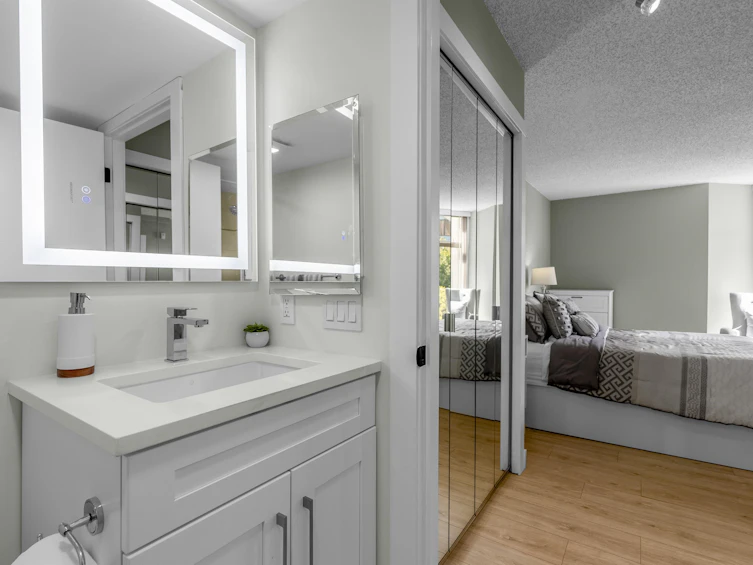 304-168 Chadwick Court, North Vancouver, BC, V7M 3L4 - 14