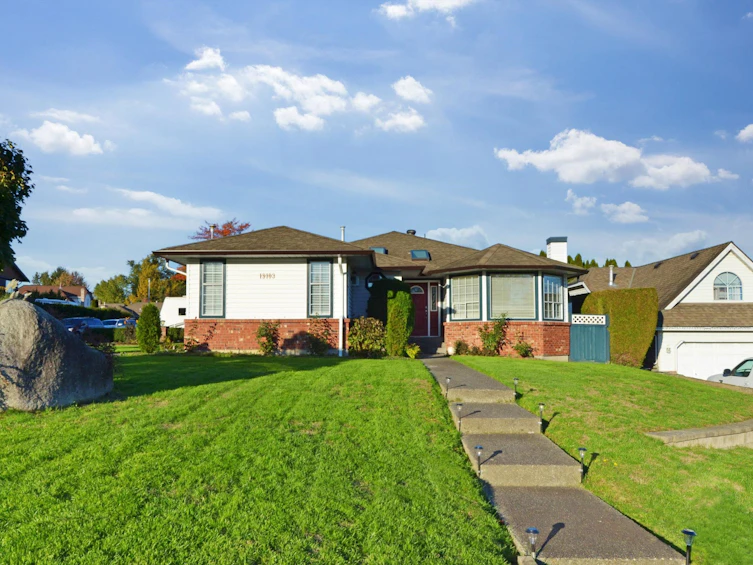 19103 Sundale Close, Surrey, BC, V3S 7M6 - 2