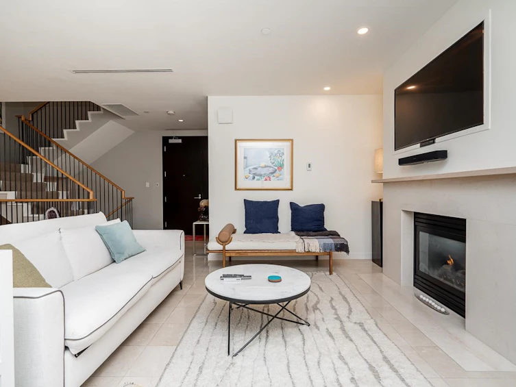 1163 W Cordova Street, Vancouver, BC, V6C 0A1 - 2