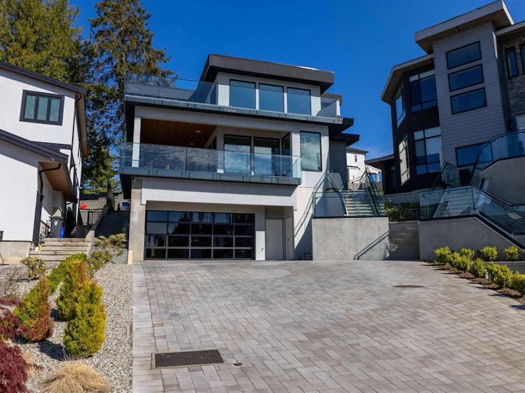 21558 45a Avenue, Langley, BC, V3A 3G6