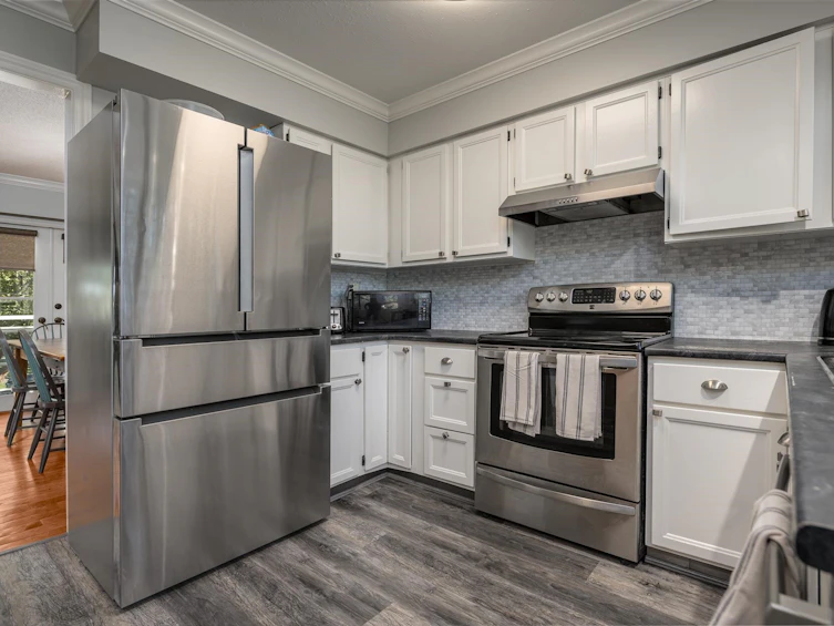 453 Shannon Way, Delta, BC, V4M 2W6 - 8