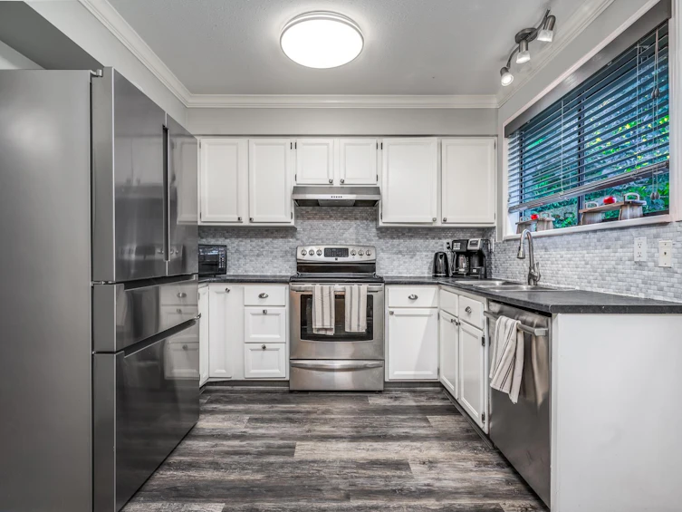 453 Shannon Way, Delta, BC, V4M 2W6 - 9