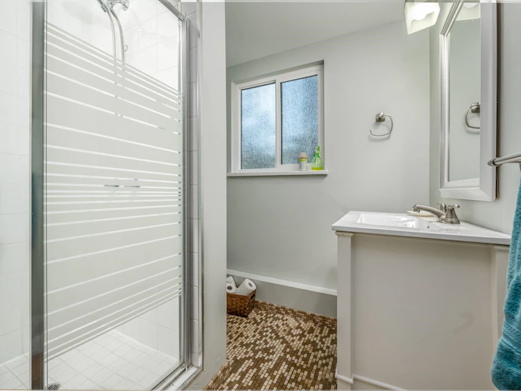 453 Shannon Way, Delta, BC, V4M 2W6 - 27