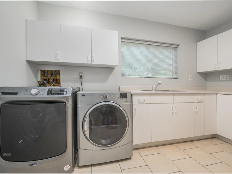 453 Shannon Way, Delta, BC, V4M 2W6 - 30