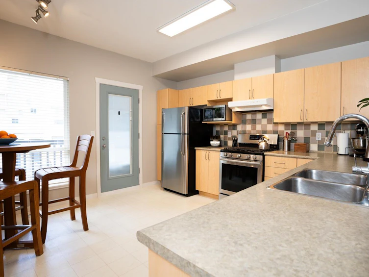 15-15065 58, Surrey, BC, V3S 8Z5 - 6