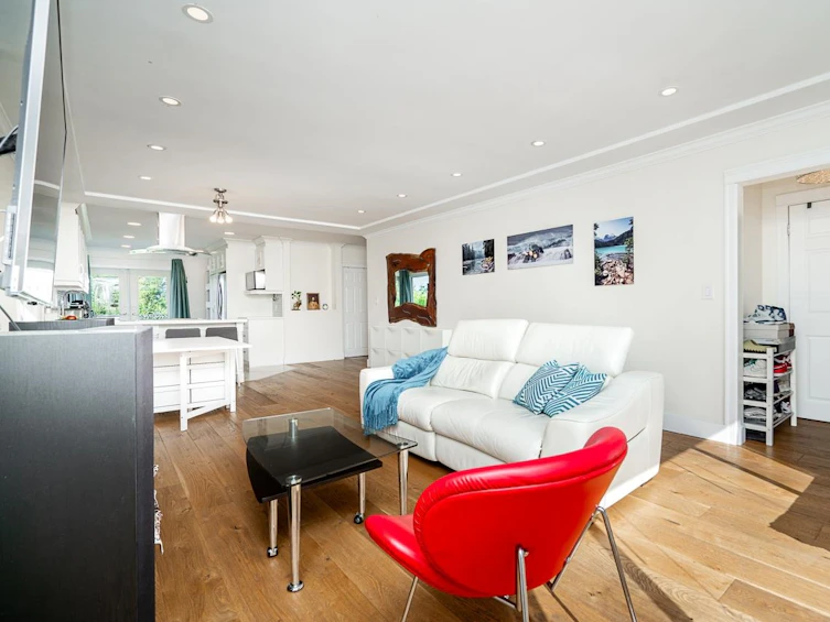 1541 East 34th Avenue, Vancouver, BC, V5P 1A2 - 4