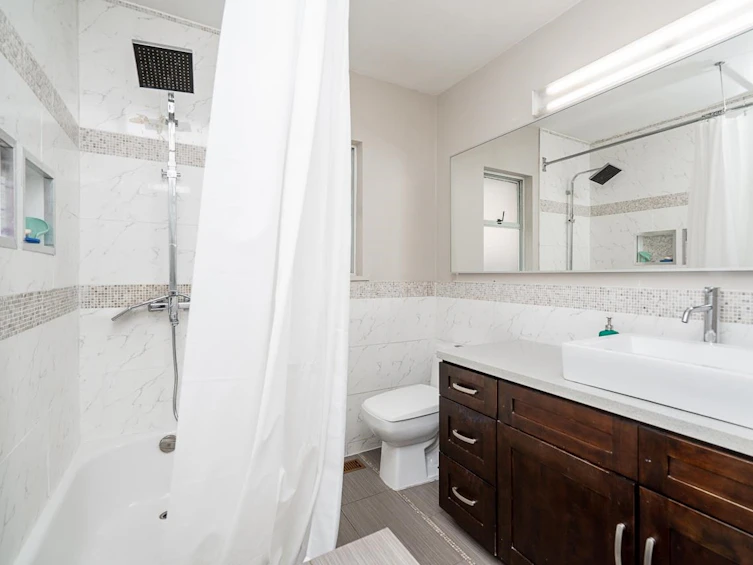 1541 East 34th Avenue, Vancouver, BC, V5P 1A2 - 15