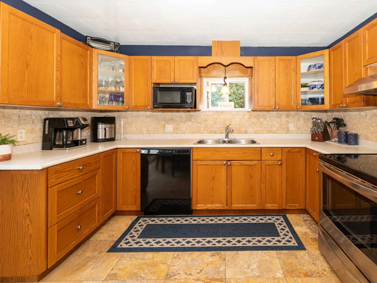 8002 Cade Barr Street, Mission, BC, V2V 3Z5 - 4