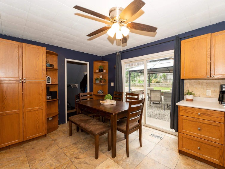 8002 Cade Barr Street, Mission, BC, V2V 3Z5 - 5