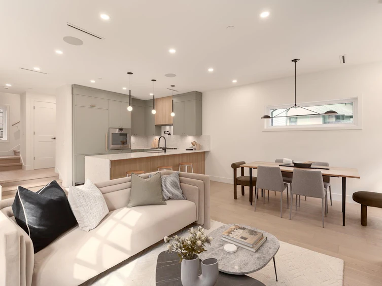 235 W 15th Avenue, Vancouver, BC, V5Y 1Y1 - 2