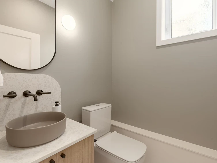 235 W 15th Avenue, Vancouver, BC, V5Y 1Y1 - 9