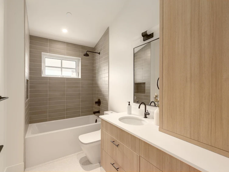 235 W 15th Avenue, Vancouver, BC, V5Y 1Y1 - 15