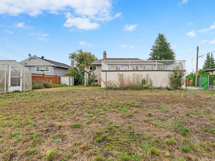 7817 Langley Street, Burnaby, BC, V3N 3Z9 - 34