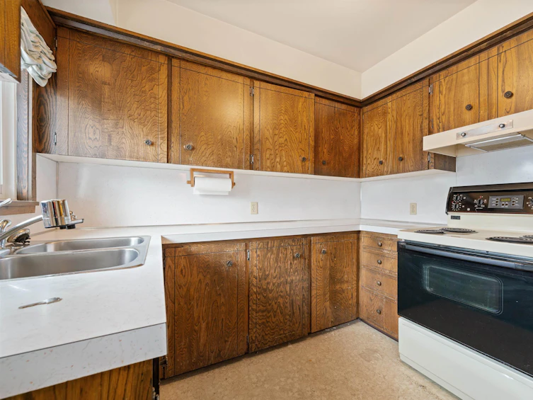 7817 Langley Street, Burnaby, BC, V3N 3Z9 - 5