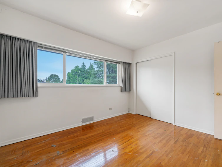 7817 Langley Street, Burnaby, BC, V3N 3Z9 - 16
