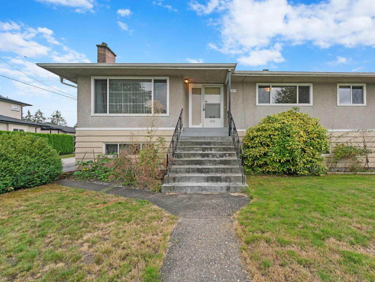 7817 Langley Street, Burnaby, BC, V3N 3Z9 - 35