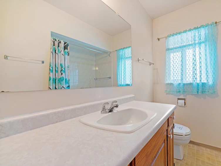 7817 Langley Street, Burnaby, BC, V3N 3Z9 - 18