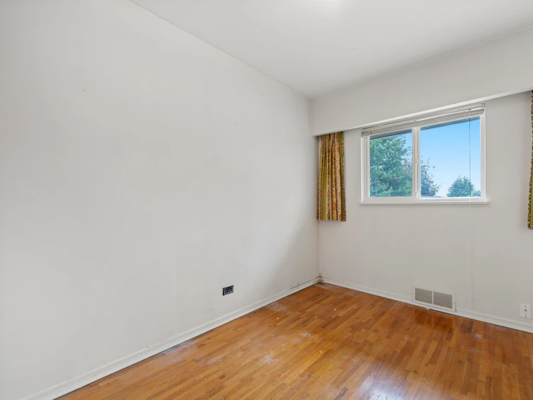 7817 Langley Street, Burnaby, BC, V3N 3Z9 - 20