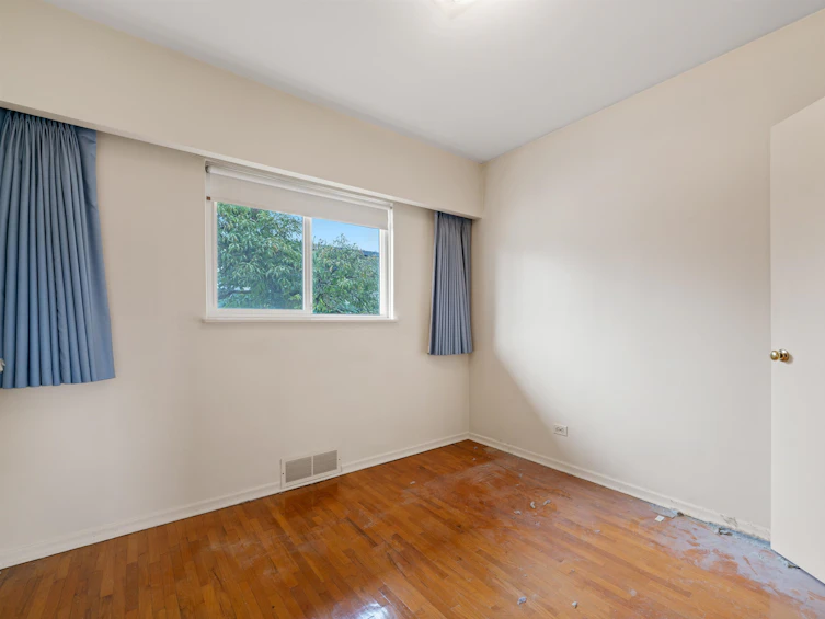 7817 Langley Street, Burnaby, BC, V3N 3Z9 - 23