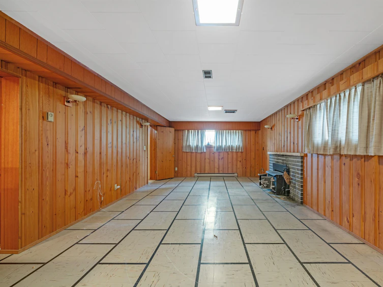 7817 Langley Street, Burnaby, BC, V3N 3Z9 - 24
