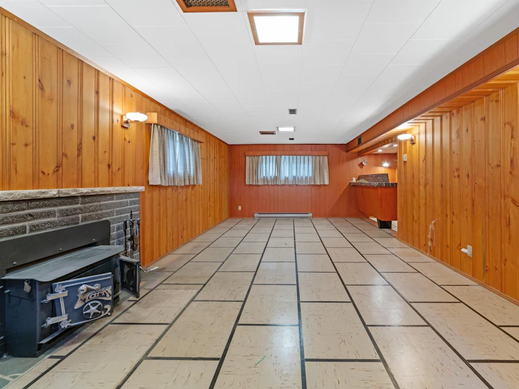 7817 Langley Street, Burnaby, BC, V3N 3Z9 - 25