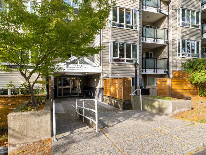 210 - 1823 E Georgia Street, Vancouver BC V5L 2B5