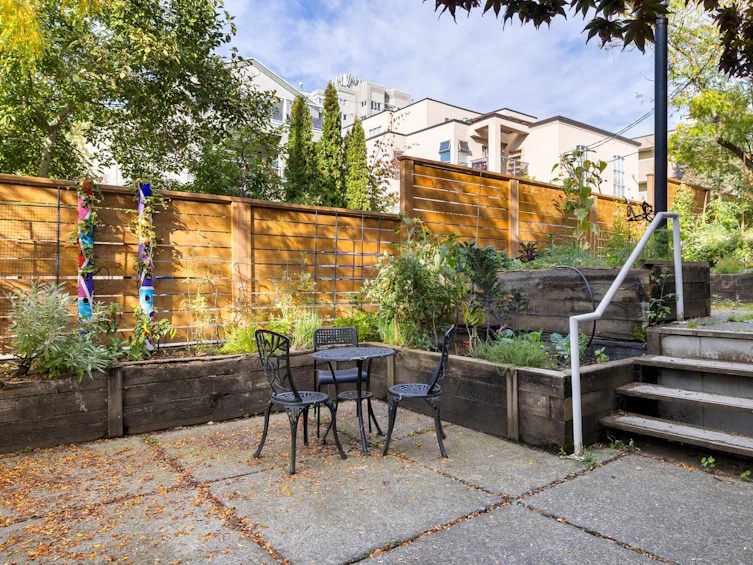 210-1823 E Georgia Street, Vancouver, BC, V5L 2B5 - 24