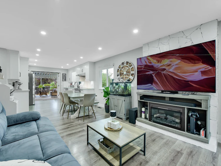 9150 156 Street, Surrey, BC, V3R 5Y8 - 9