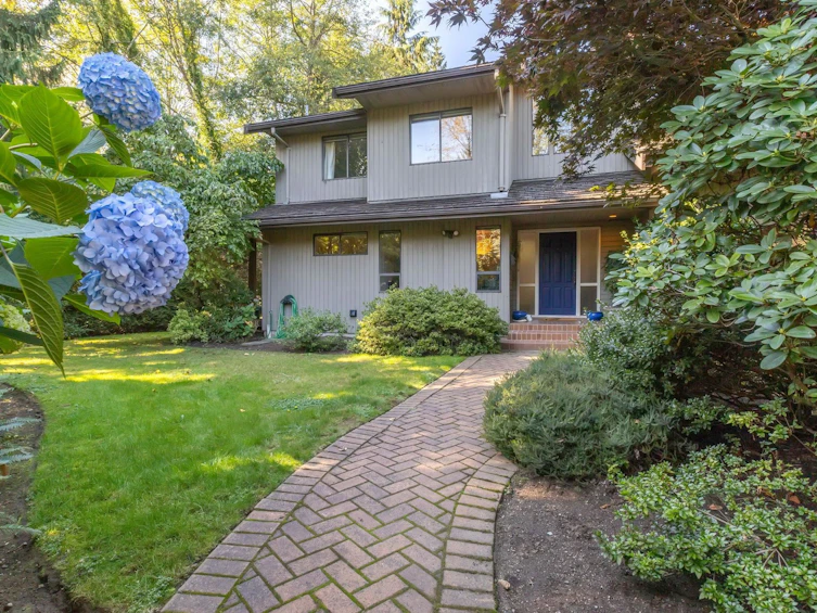 382 Mathers Avenue, West Vancouver, BC, V7S 1H3