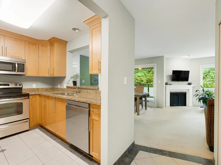 207-3970 Linwood Street, Burnaby, BC, V5G 4R5 - 7