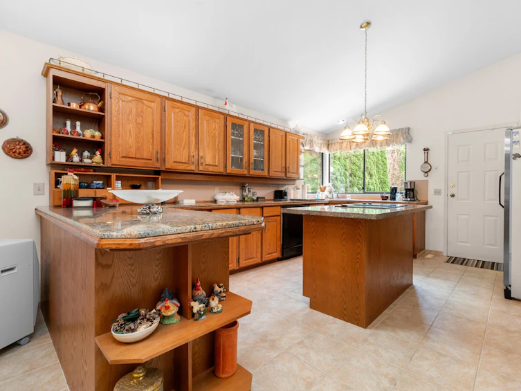 2515 Edgemont Boulevard, North Vancouver, BC, V7R 2M9 - 9
