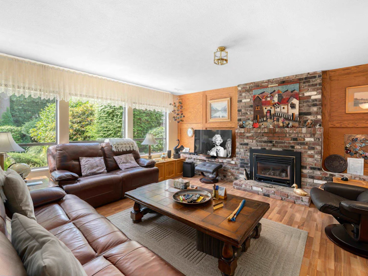 2515 Edgemont Boulevard, North Vancouver, BC, V7R 2M9 - 35