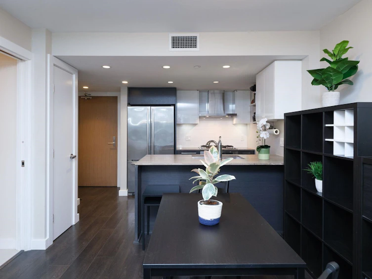 916-1618 Quebec Street, Vancouver, BC, V6A 0C5 - 2