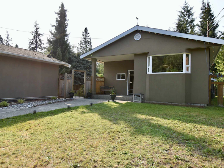 1327 Kearton Road, Gibsons, BC, V0N 1V4