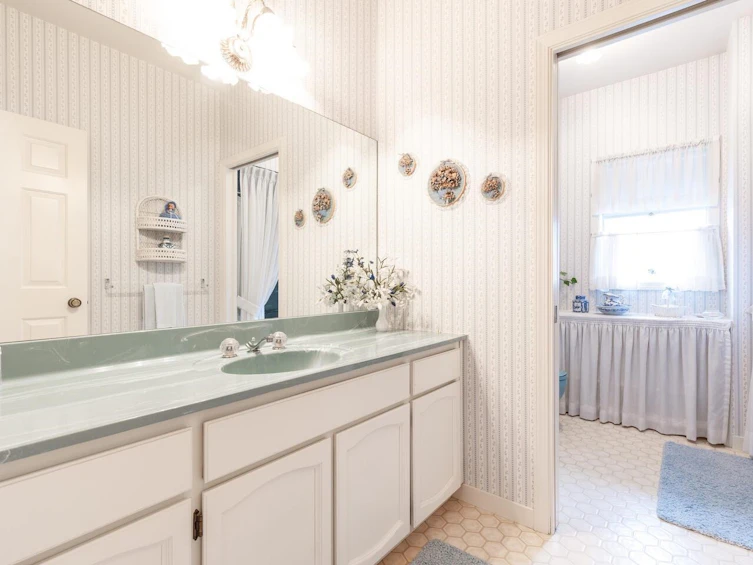 7501 Lambeth Drive, Burnaby, BC, V5E 4B4 - 21