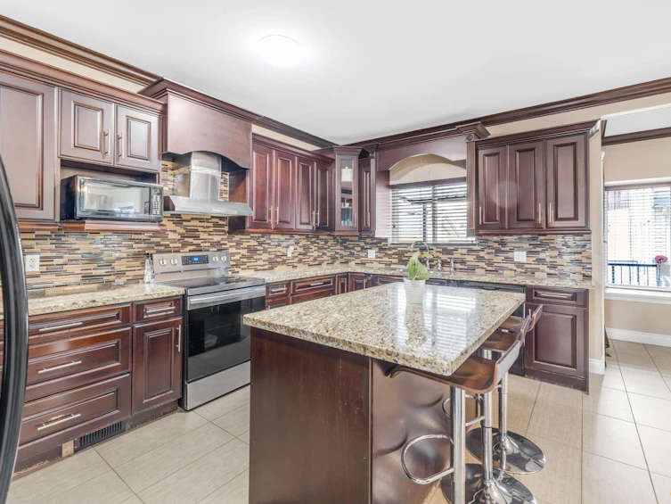 12570 71 Avenue, Surrey, BC, V3W 1T5 - 11