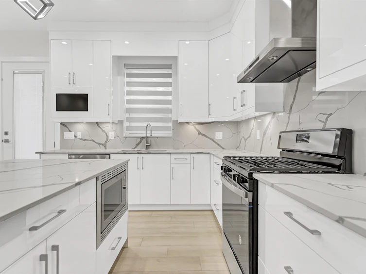 402 E 59th Avenue, Vancouver, BC, V5X 1Y1 - 6