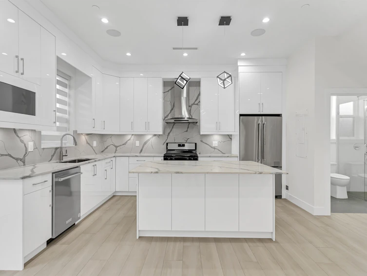 402 E 59th Avenue, Vancouver, BC, V5X 1Y1 - 7