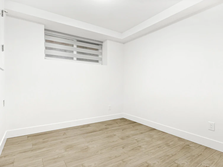 402 E 59th Avenue, Vancouver, BC, V5X 1Y1 - 24